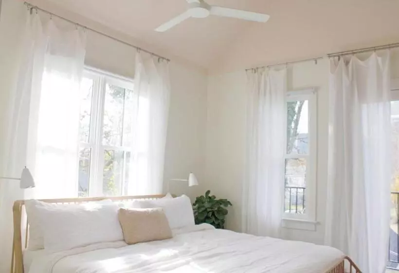 ユースホステル Guest House Raleigh