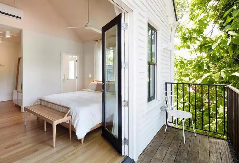 ユースホステル Guest House Raleigh