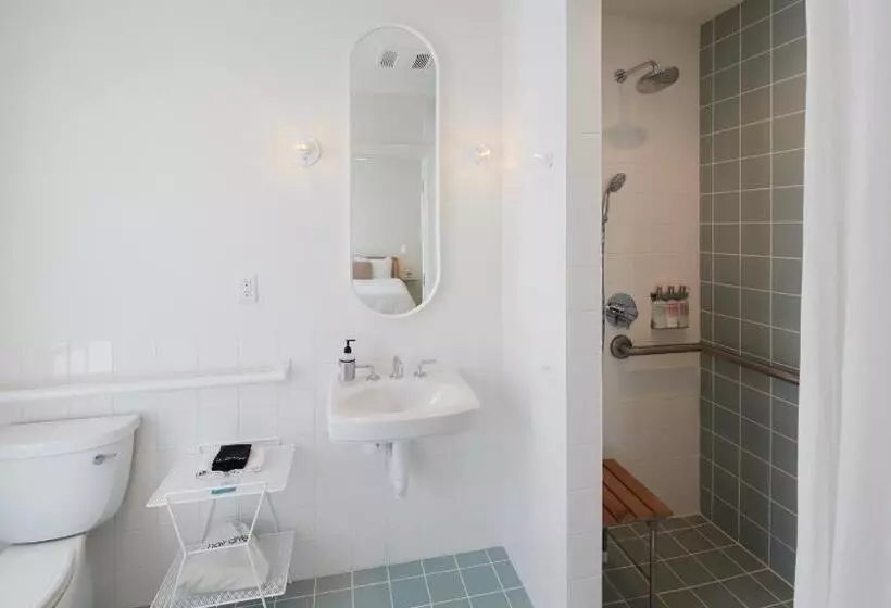 ユースホステル Guest House Raleigh