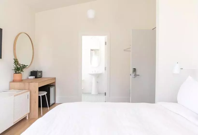 ユースホステル Guest House Raleigh