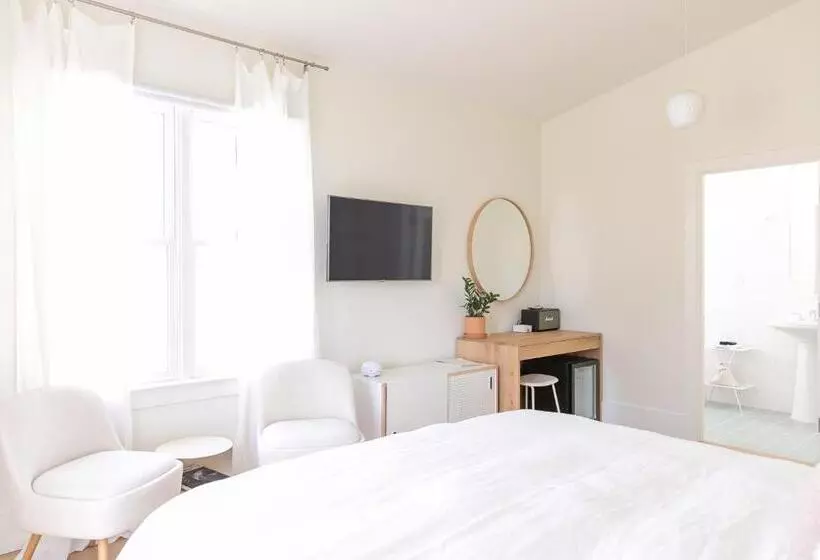 ユースホステル Guest House Raleigh