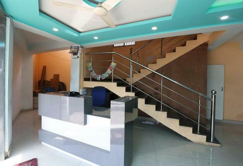 בית מלון כפרי J B Palace