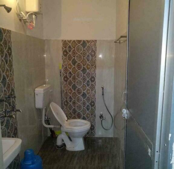 בית מלון כפרי J B Palace