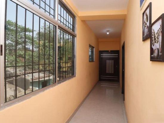 בית מלון כפרי J B Palace