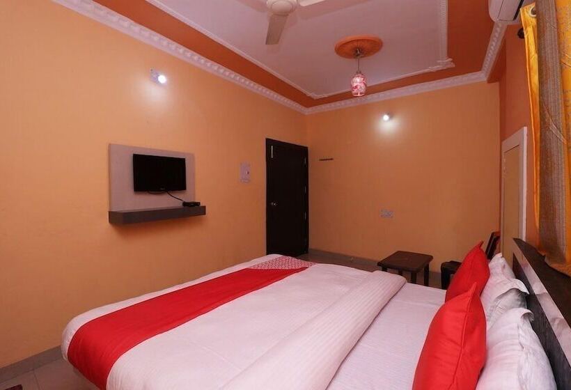 בית מלון כפרי J B Palace