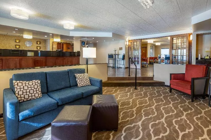 בית מלון כפרי Comfort Inn Grand Rapids Airport