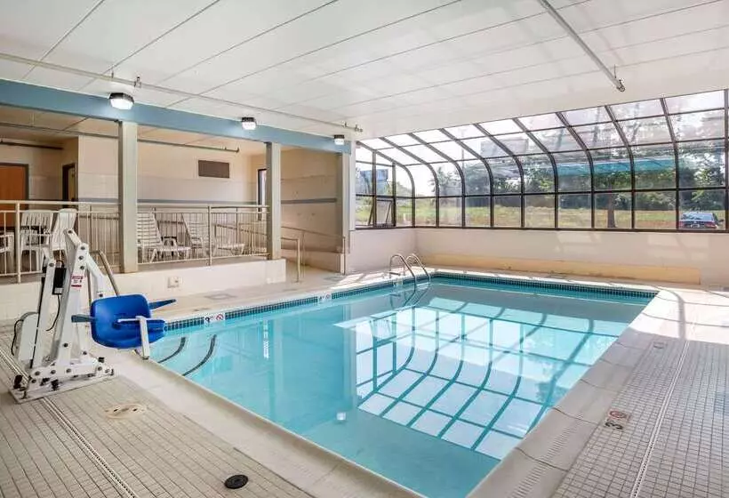 هتل Comfort Suites