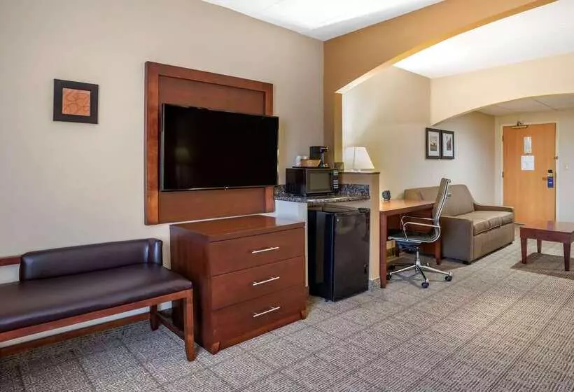 هتل Comfort Suites