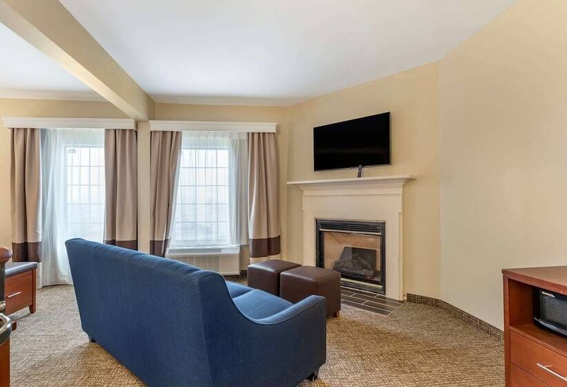 Отель Comfort Suites Near Camp Lejeune