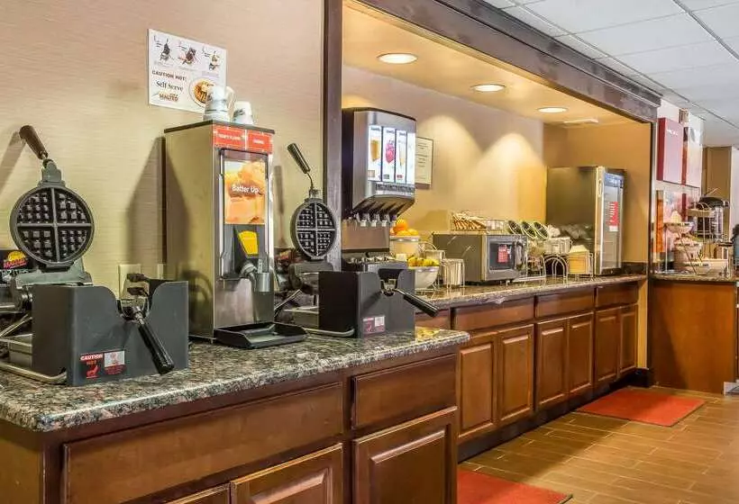 호텔 Comfort Suites Near Casinos