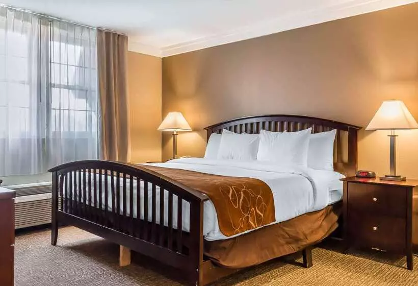 호텔 Comfort Suites Near Casinos