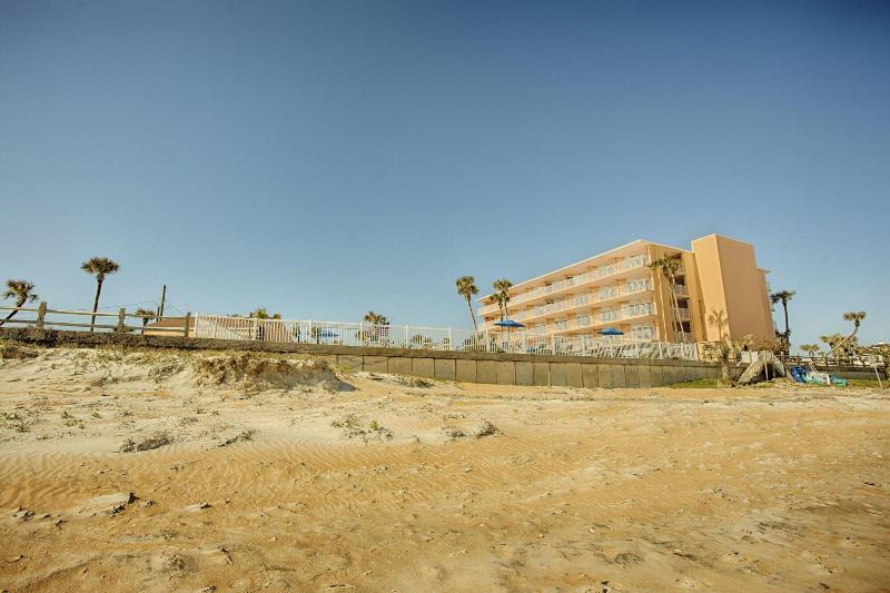 Отель Coral Sands Inn