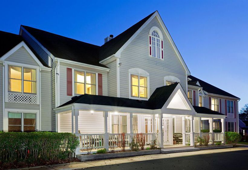 בית מלון כפרי Country Inn By Carlson