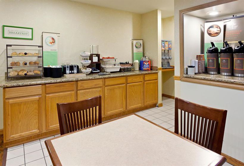 בית מלון כפרי Country Inn By Carlson