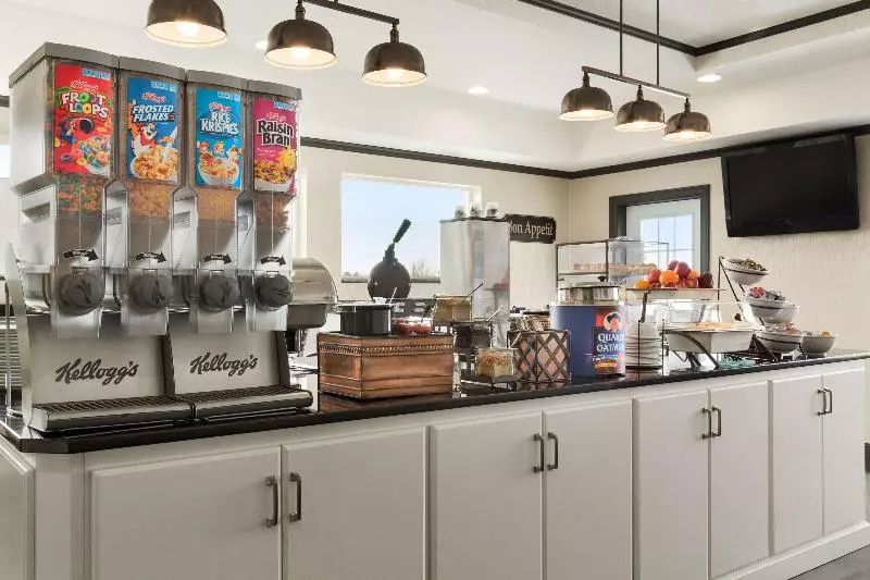 Hotelli Country Inn & Suites By Radisson, Little Falls, Mn