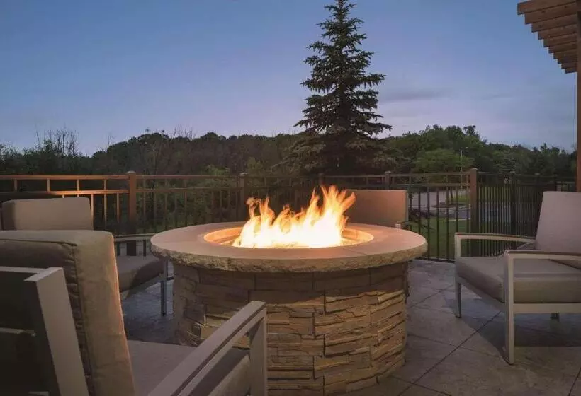 בית מלון כפרי Country Inn & Suites By Radisson, West Bend, Wi