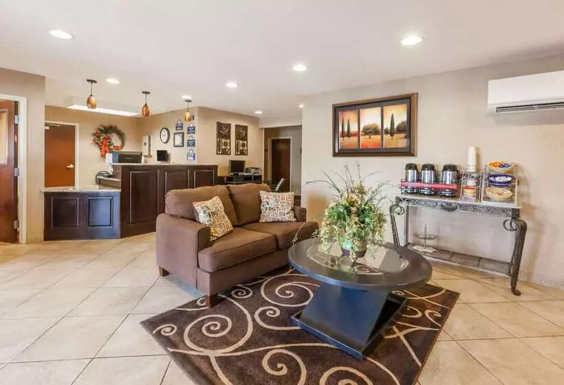 호텔 Days Inn By Wyndham Central City