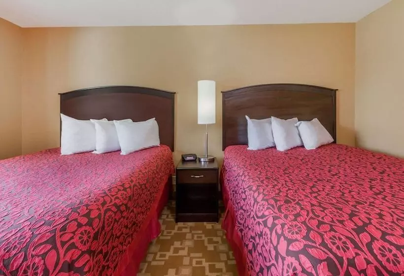 호텔 Days Inn By Wyndham Central City