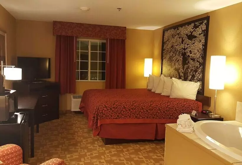 호텔 Days Inn By Wyndham Central City