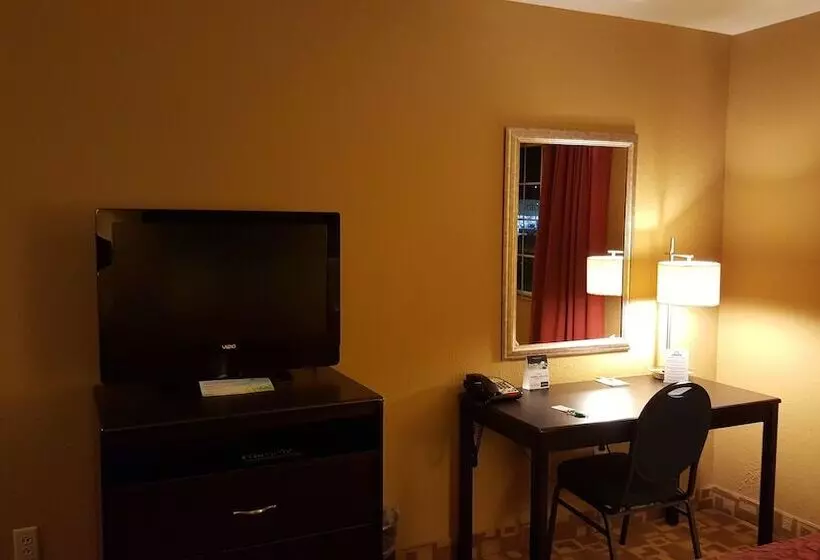 호텔 Days Inn By Wyndham Central City