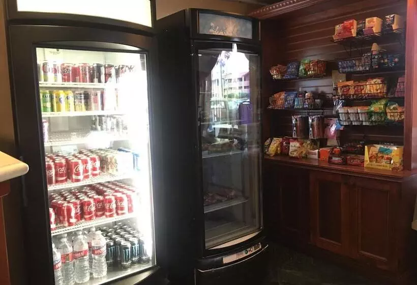 Отель Folk Inn Ontario Airport