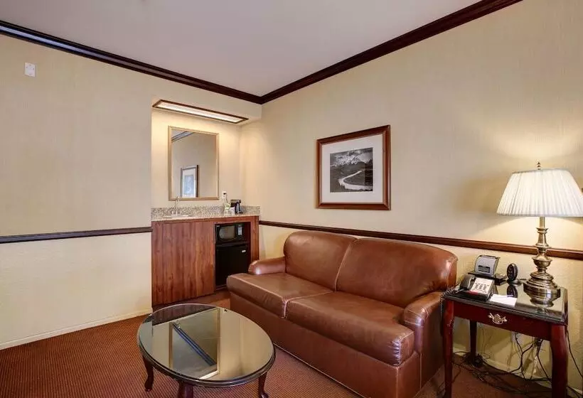 Отель Folk Inn Ontario Airport