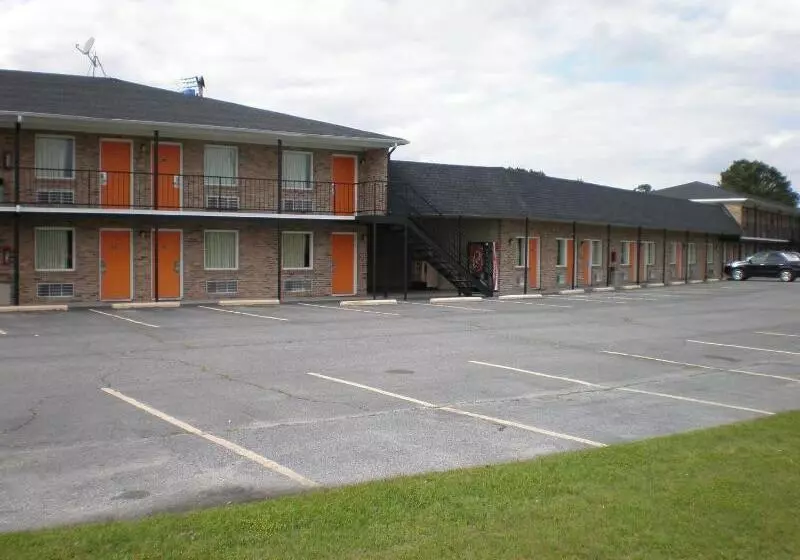 בית מלון כפרי Knights Inn St. George