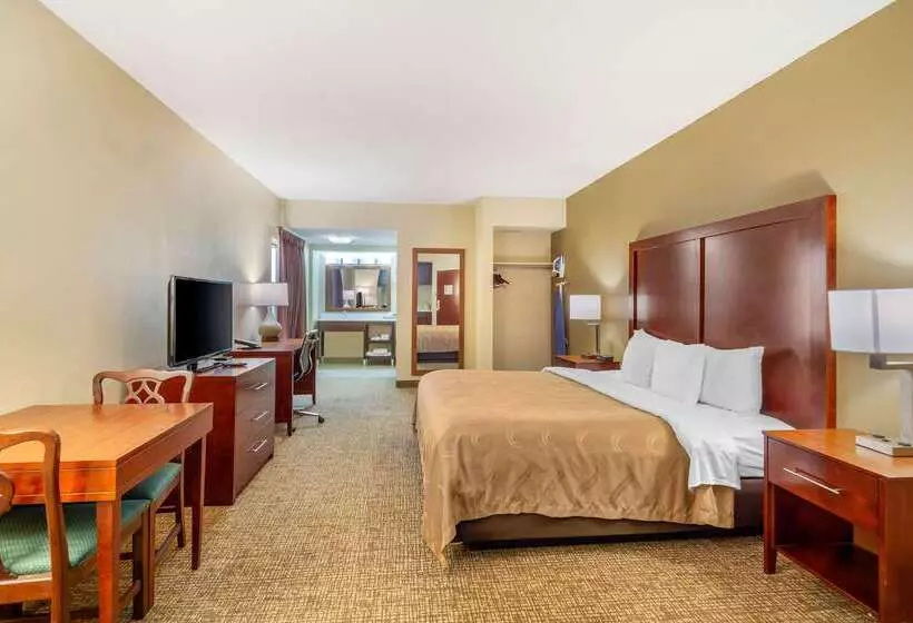 فندق Quality Inn & Suites Olde Town