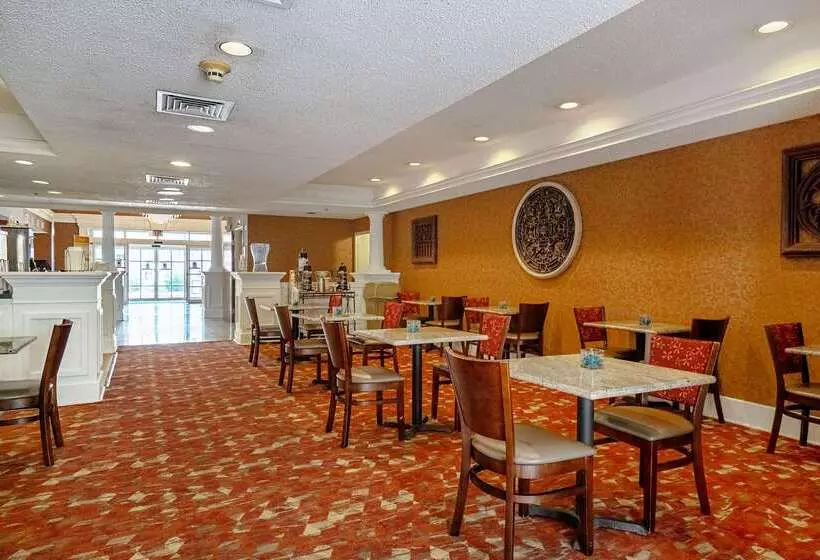 هتل Quality Suites San Antonio Northeast