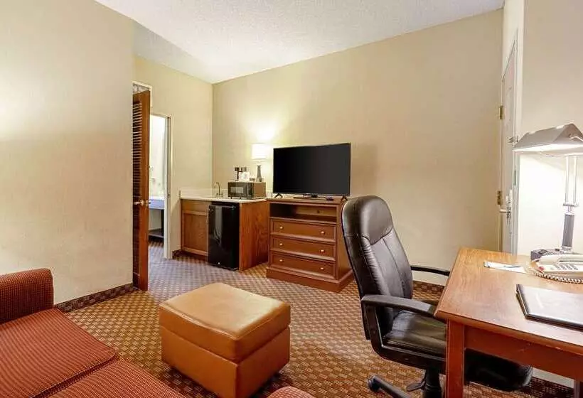 هتل Quality Suites San Antonio Northeast
