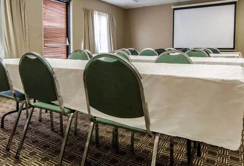 호텔 Quality Suites St. Joseph