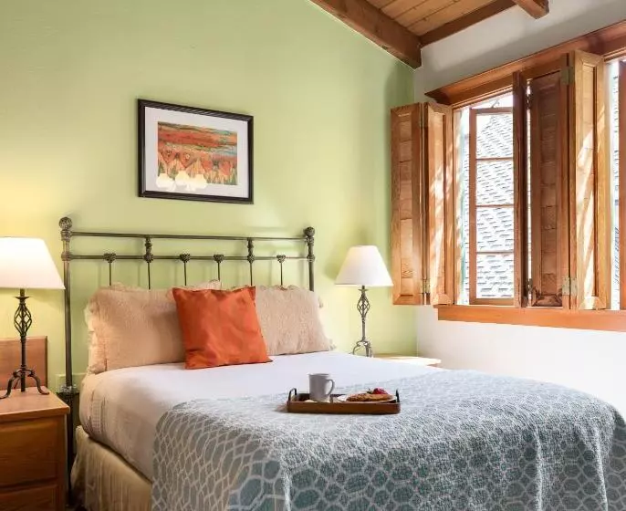 酒店 The La Conner Inn