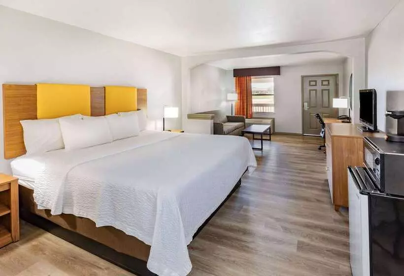 Motel Days Inn & Suites By Wyndham Huntsville