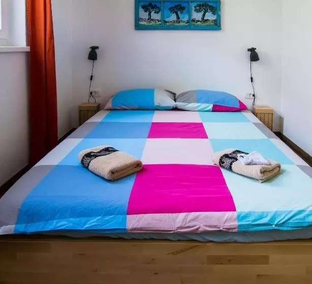 هاستل Sobe Argo Izola