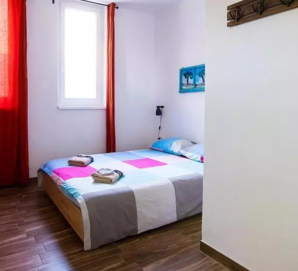 هاستل Sobe Argo Izola