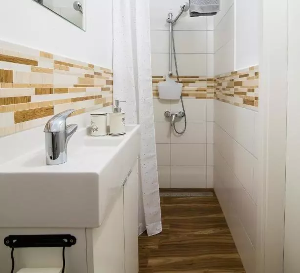 هاستل Sobe Argo Izola