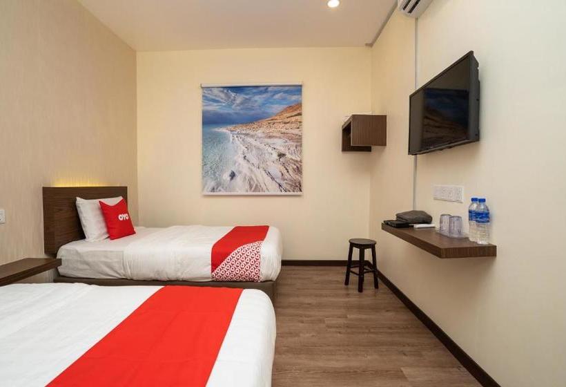 Hotel Oyo 89410 Z & H