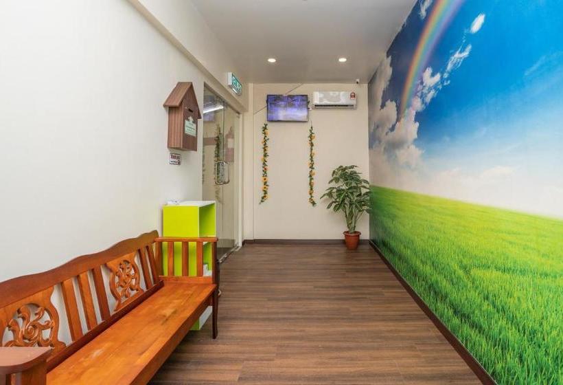 Hotel Oyo 89410 Z & H