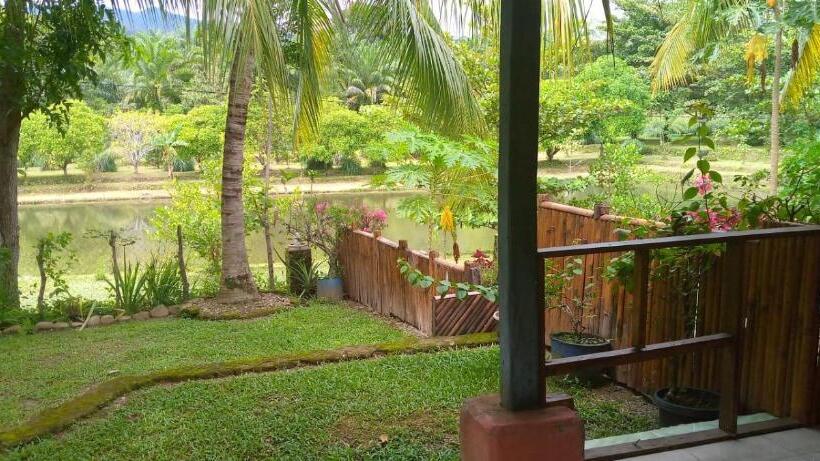 پانسیون Sumatra Cheeky Monkeys