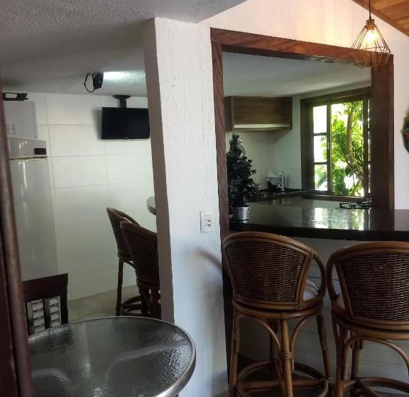 膳宿费 Suítes Itaigara A 80 Metros Da Praia Do Mariscal