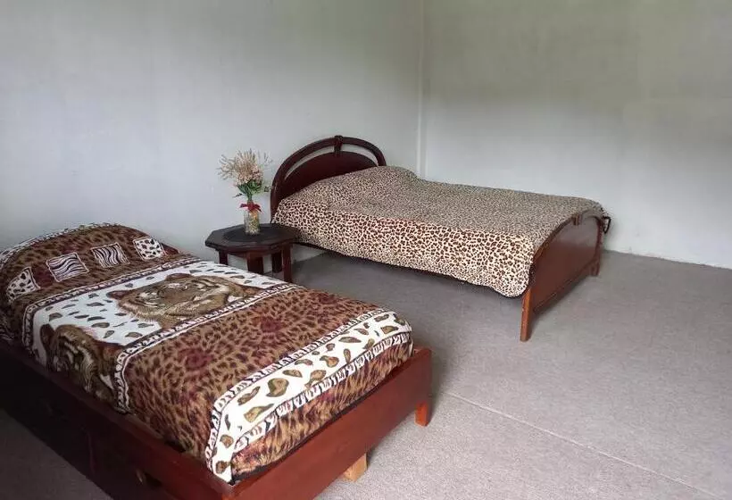 Montano Camping & Hostel