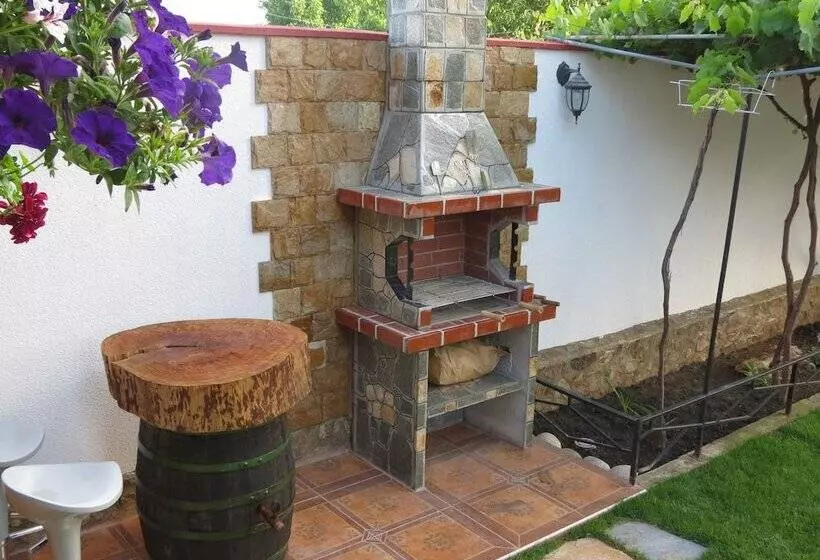 Majatalo Aurora Guest House