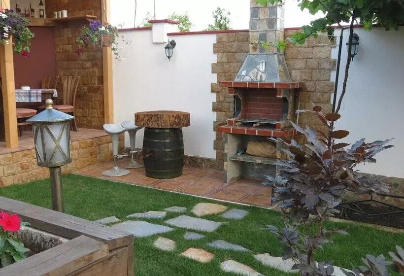 Majatalo Aurora Guest House