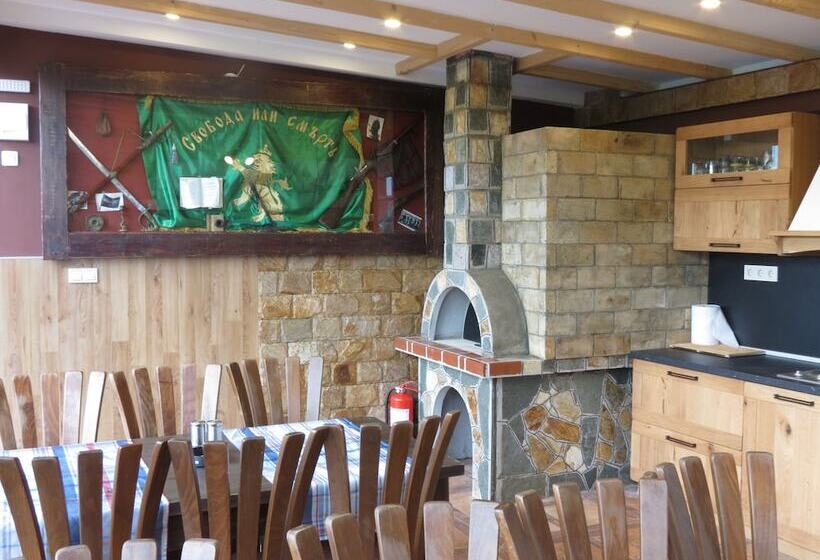 بنسيون Aurora Guest House