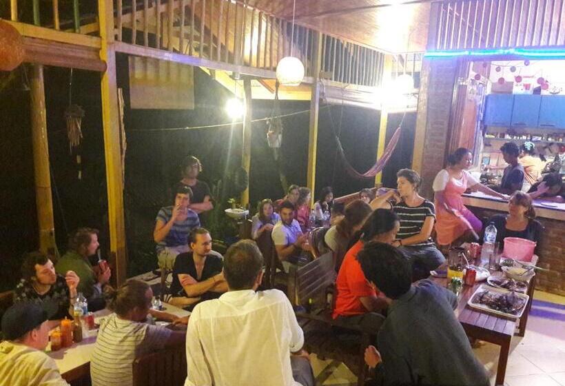 פנסיון Olala Café & Bungalows