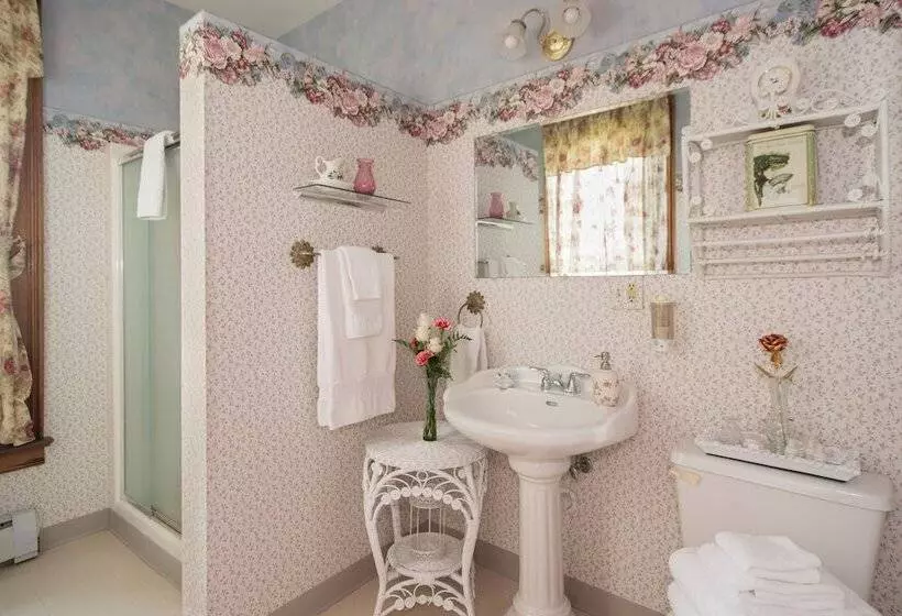 Sutherland House Victorian Bed And Breakfast