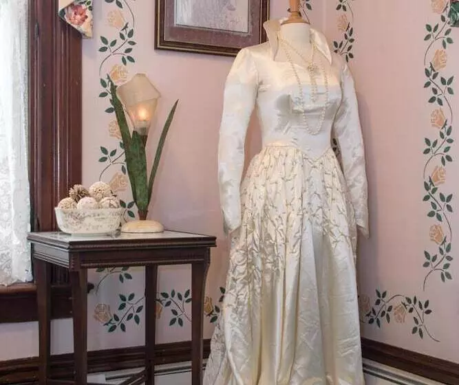 Sutherland House Victorian Bed And Breakfast