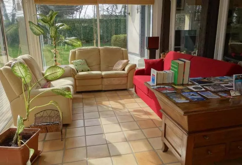 Aamiaismajoitus (B&B) Chambre D Hotes Le Phenix