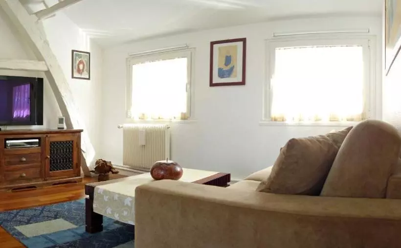 Aamiaismajoitus (B&B) Chambre D Hotes Le Phenix