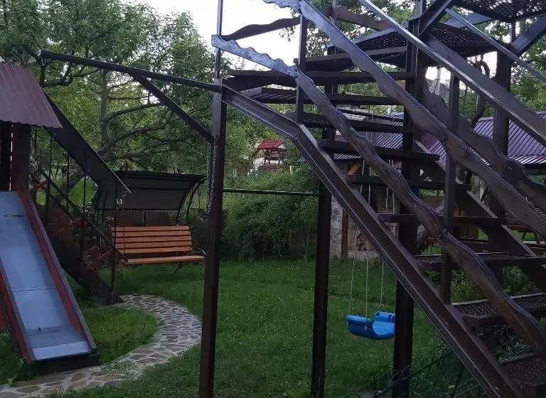 Majatalo Sadyba три серця чан баня яремче
